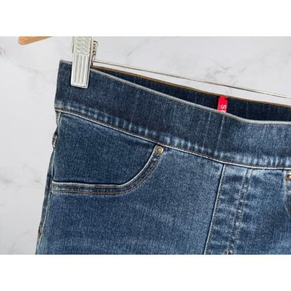 Spanx Pull On Vintage Denim Blue Legging Raw Hem Distressed Jeans Size S/P - Picture 3 of 8